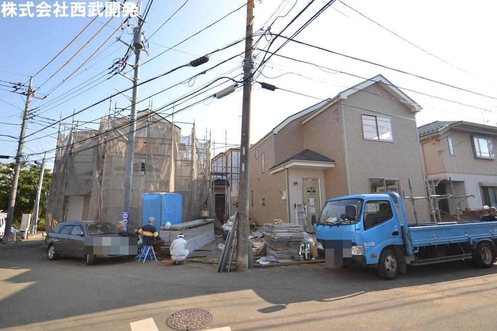 Local photos, including front road. Local appearance photo