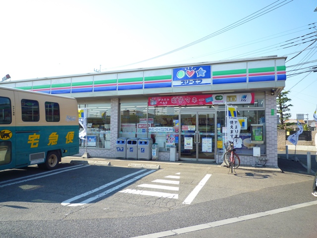 Convenience store. Three F Tokorozawa Kamiyasumatsu store up (convenience store) 435m