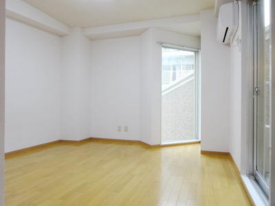 Living and room. Bright Western-style