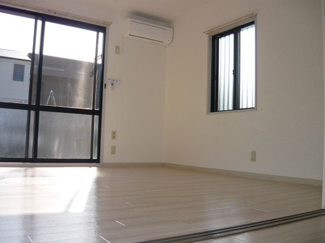 Other room space. 6 Pledge Western-style. Even living in DK Horizontal. There is also room spacious storage