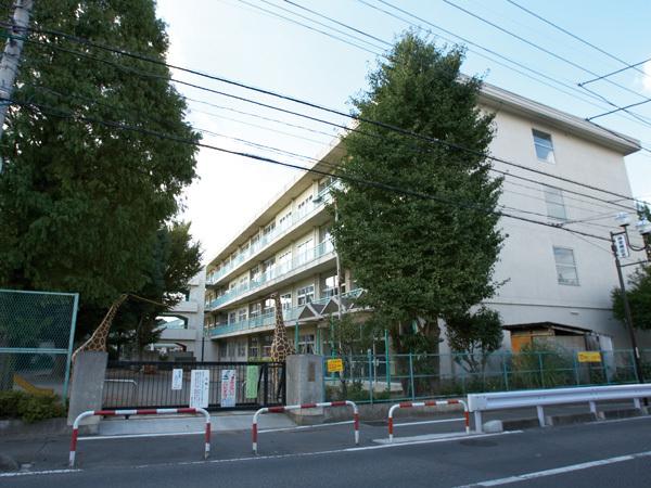 Primary school. Tokorozawa Municipal ShinSakae to elementary school 391m