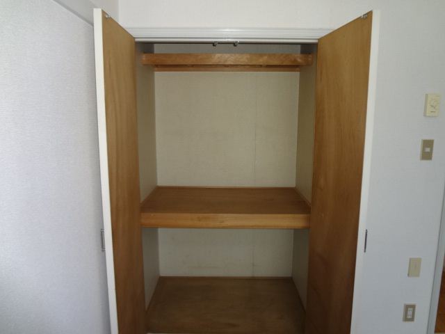 Other Equipment. Photo, It becomes a thing of 202, Room.