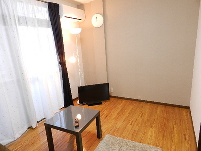 Living and room. Western-style 6 Pledge