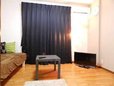 Living and room. Western-style 6 Pledge