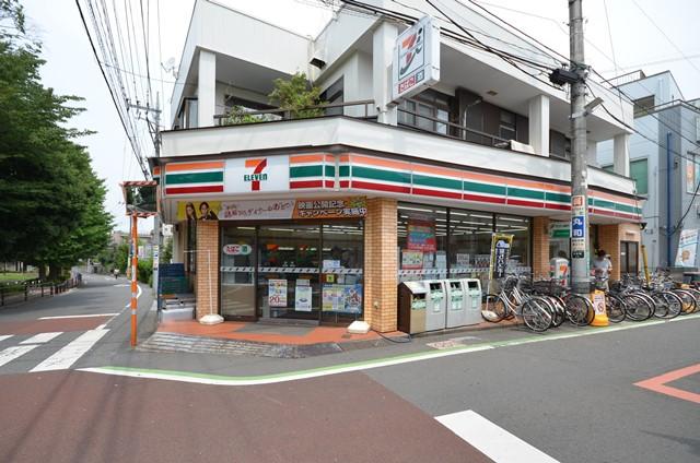 Convenience store. 180m to Seven-Eleven Tokorozawa Kōkū-kōen Station west exit shop