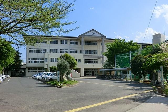 Junior high school. Tokorozawa 260m until junior high school