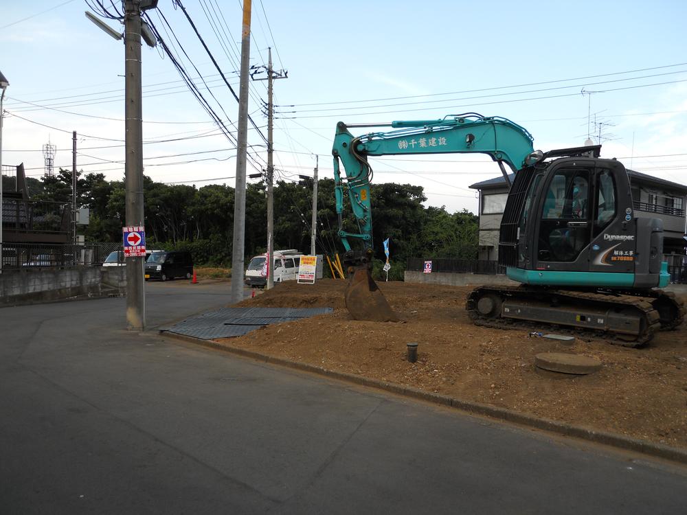 Local photos, including front road. Local (August 2013) Shooting