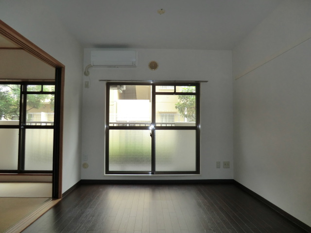 Living and room