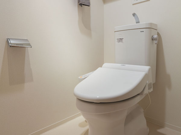 Bathing-wash room.  [Super water-saving toilet] Small amount of water (large 4.8 l, Adopt a super water-saving toilet to exert sufficient cleaning power in a small 3.6 liters). The toilet seat you put a power-saving feature.
