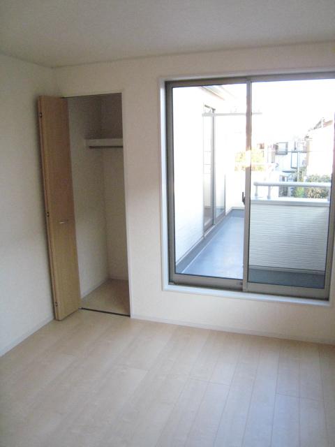 Non-living room. Indoor (12 May 2013) Shooting