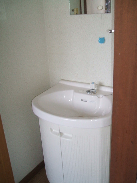 Washroom. Wash basin ・ It is an independent type.