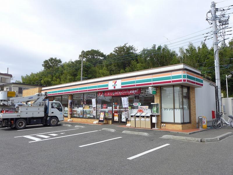 Convenience store. 210m to Seven-Eleven
