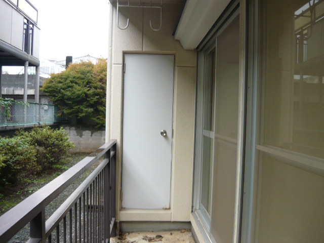 Balcony. There storeroom on the balcony. Convenient to seasonal goods storage