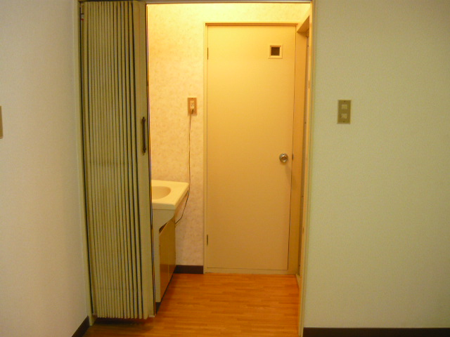 Washroom. You can blindfold with accordion curtain