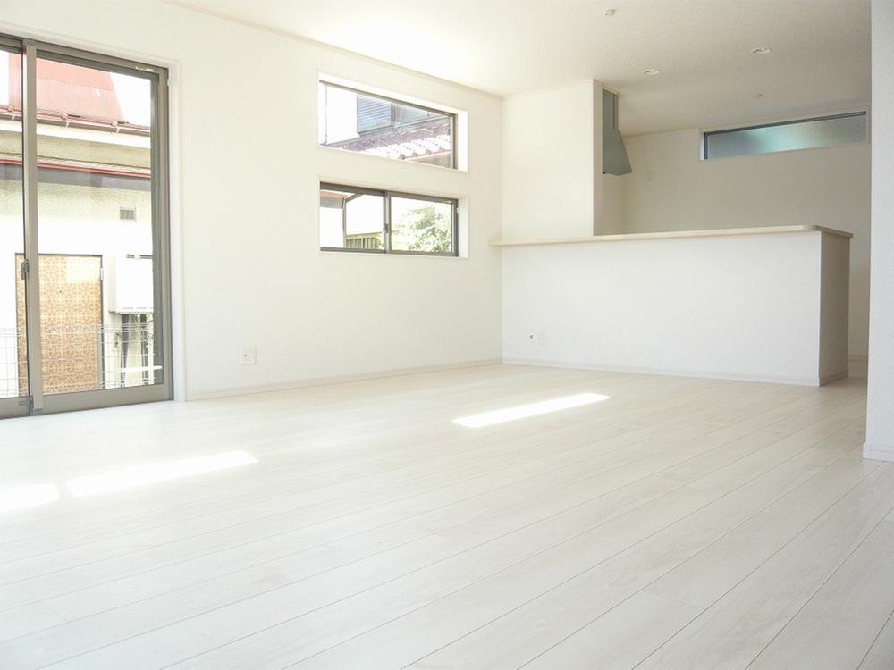 Living. Same specifications