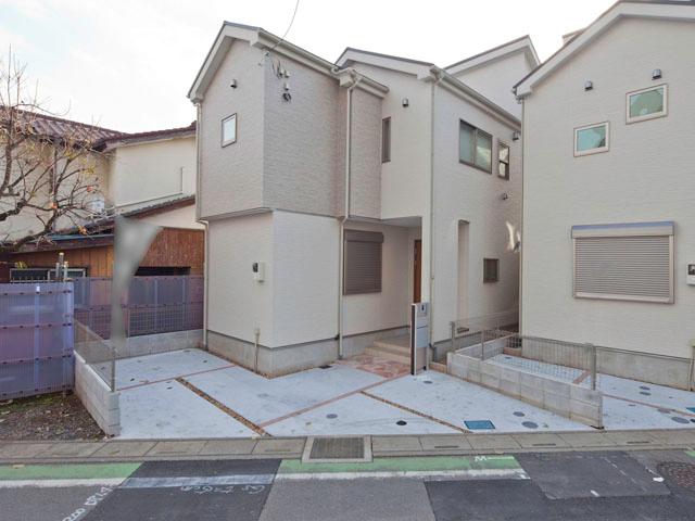 Local appearance photo. Local (11 May 2013) Shooting