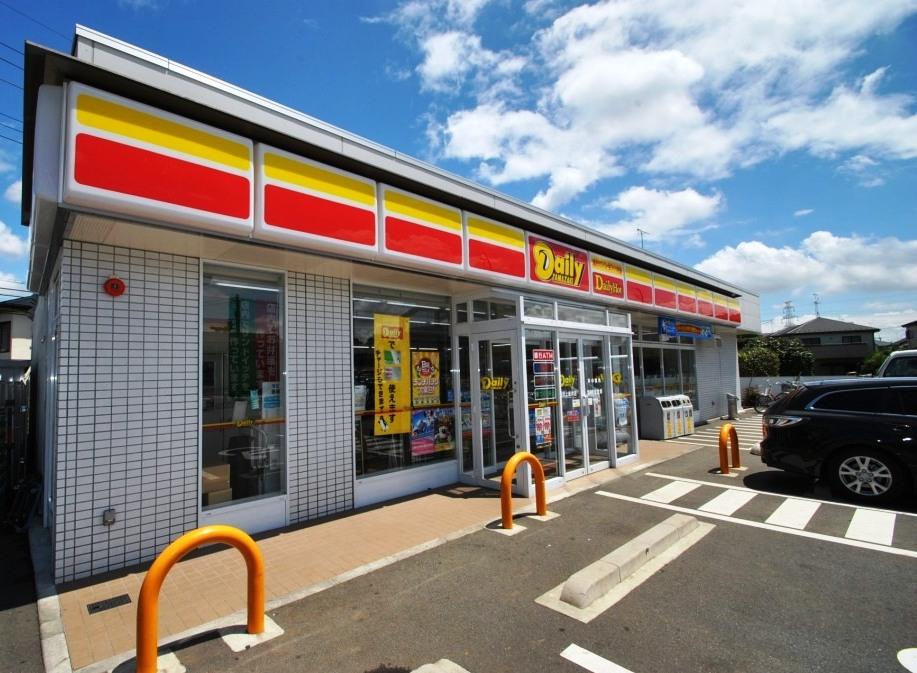 Convenience store. 1013m until the Daily Yamazaki Tokorozawa Kamiarai shop