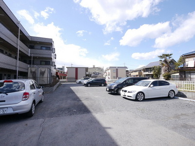 Parking lot. On-site parking