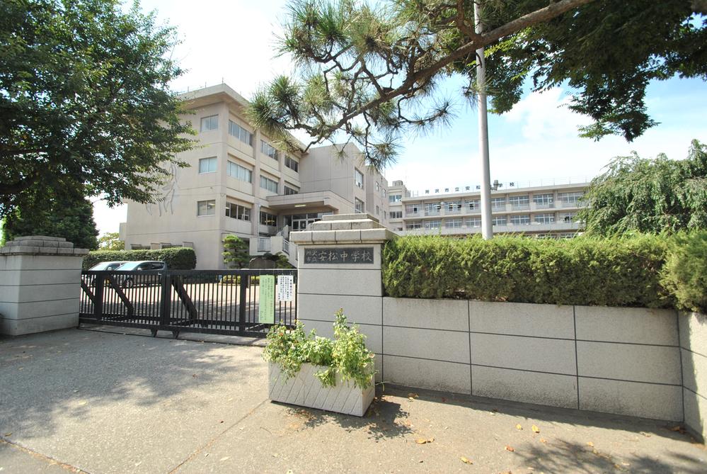 Junior high school. Tokorozawa Municipal Yasumatsu until junior high school 480m