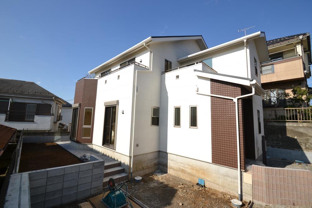 Local appearance photo. Local (10 May 2013) Shooting