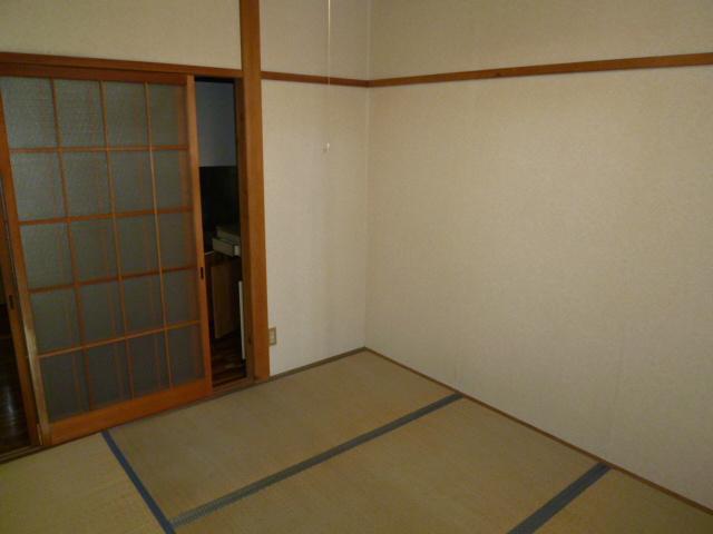 Living and room. Japanese-style room (same type)