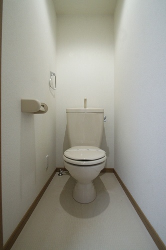 Toilet. Apamanshop Tsurugashima shop TEL: 049-233-7511