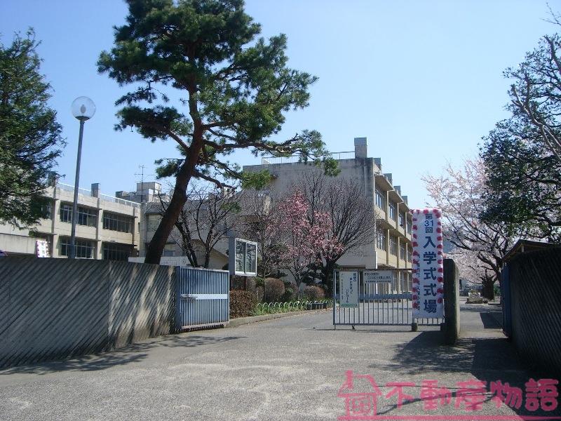 Primary school. 173m to Tsurugashima City Nagakubo Elementary School