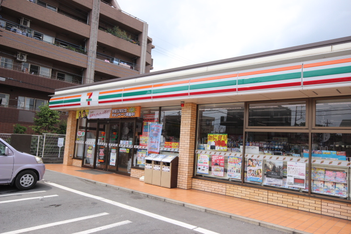 Convenience store. Seven-Eleven Tsurugashima Fujigane store up (convenience store) 383m