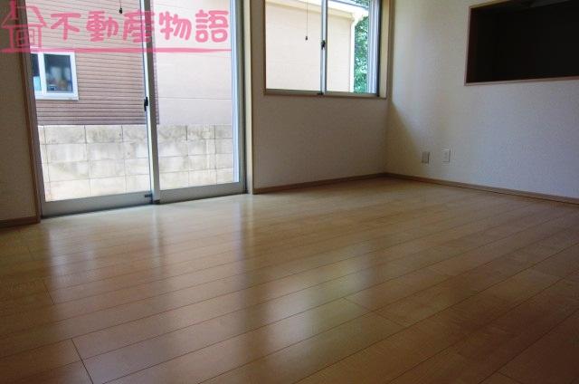 Same specifications photos (living)