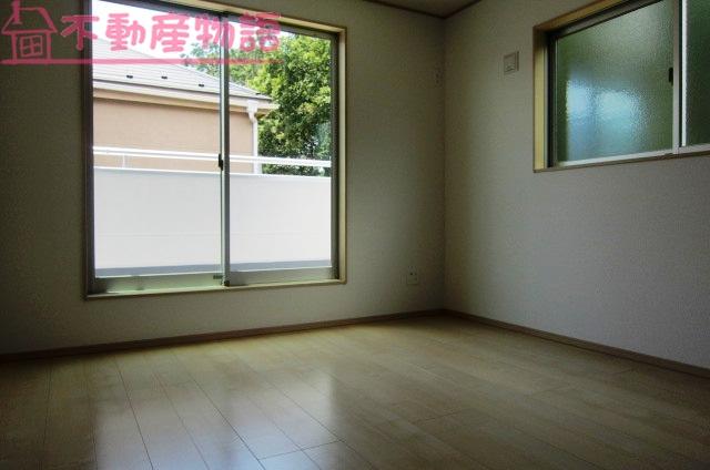 Same specifications photos (Other introspection)