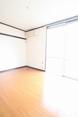 Living and room.  ※ Current situation is a Japanese-style room (tatami). 