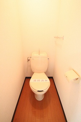 Toilet.  ※ For the exit plan, Same building ・ It is a photograph of another room. 