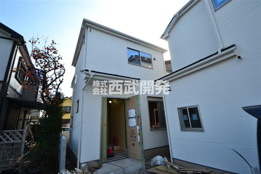 Local appearance photo. Local (12 May 2013) Shooting