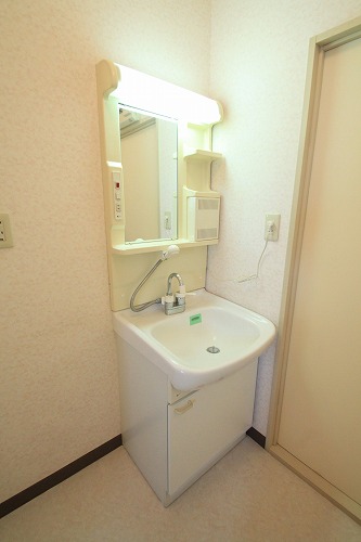 Washroom. Apamanshop Tsurugashima shop TEL: 049-233-7511