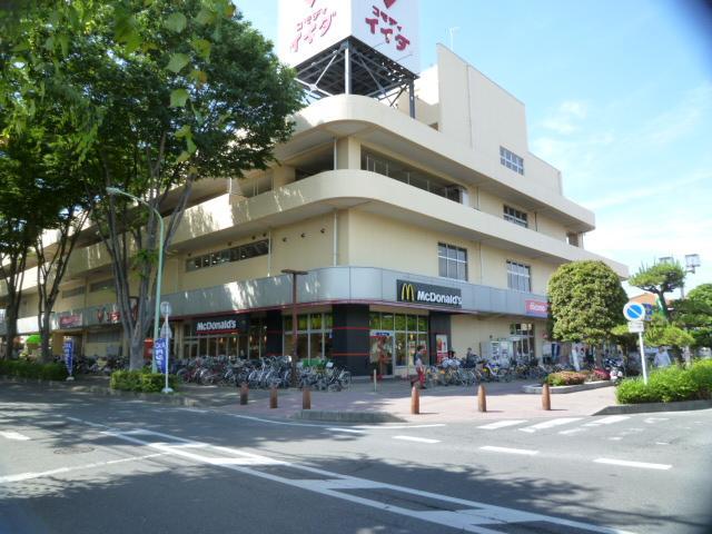 Supermarket. Commodities Iida Tsurugashima store up to (super) 438m