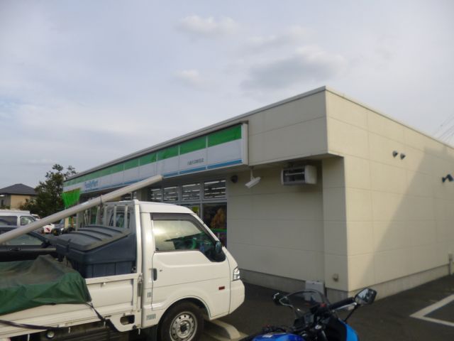 Convenience store. 670m to Family Mart (convenience store)