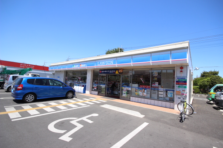 Convenience store. 674m until Lawson Tsurugashima young leaves store (convenience store)