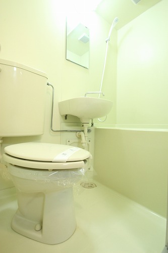 Toilet. Apamanshop Tsurugashima shop TEL: 049-233-7511