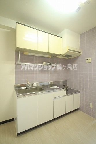 Kitchen. Apamanshop Tsurugashima shop TEL: 049-233-7511