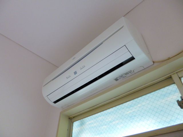 Other Equipment. Since the air conditioner is attached, Anytime you comfortably spend. 