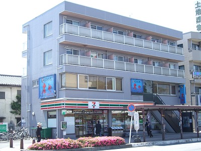 Convenience store. Seven-Eleven Tsurugashima Station West Exit store up (convenience store) 257m