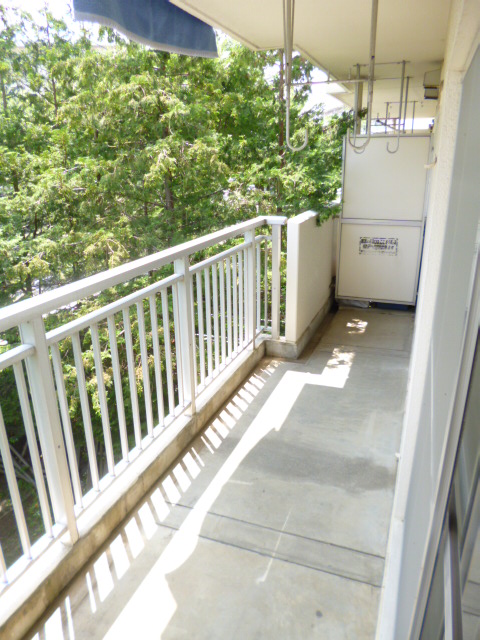 Balcony. Jose you a lot laundry