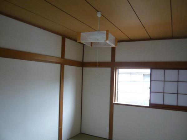 Non-living room. Sliding door ・ tatami ・ Sliding door was re-covering
