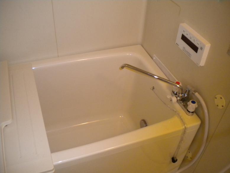 Bath. With hot water reheating function