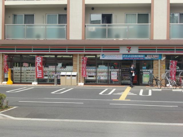 Convenience store. Seven-Eleven young leaves Station East store up (convenience store) 320m
