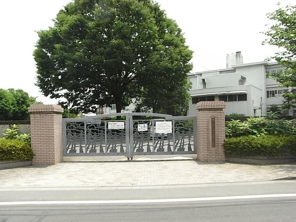 Primary school. Tsurugashima stand Tsurugashima 479m until the second elementary school