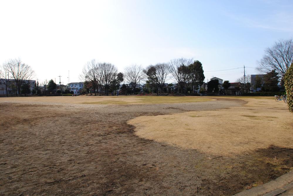 park. Suneori lack of exercise of 360m daily until the neighborhood park can also be solved here. It is a big park. 