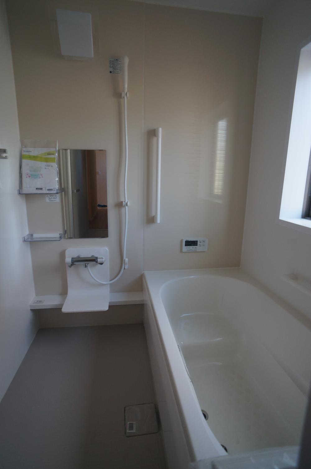 Bathroom. Indoor (12 May 2013) Shooting