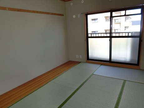 Other room space. Japanese-style room comes with 6 Pledge + plates + veranda