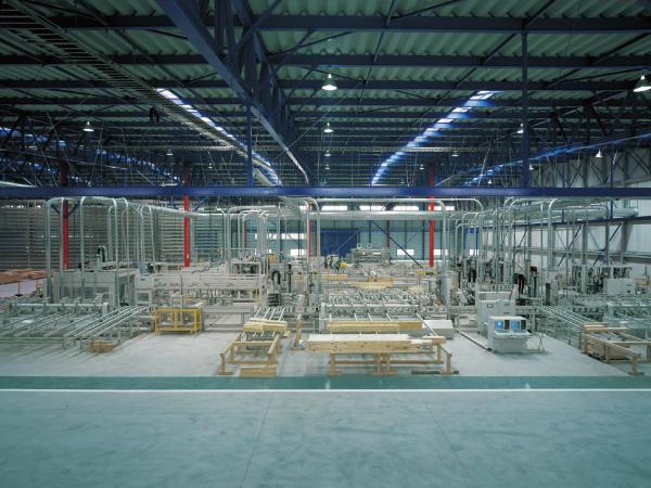 Construction ・ Construction method ・ specification. In Porras, Home to Japan's largest pre-cut factory, We have supplied the structural material, including the pillars and foundation of high-quality. 